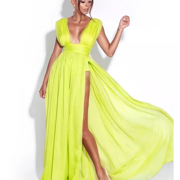 Miss Circle Valley Of Angels Lime Chiffon Pleated High Slit Maxi Dress - Picture 2 of 12